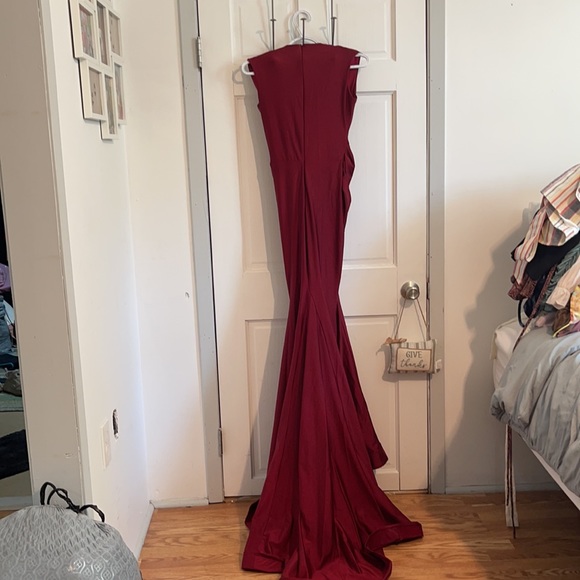 Jessica Angel. Maroon Bridesmaid Gown. Mermaid bottom. Worn once. - Picture 5 of 5